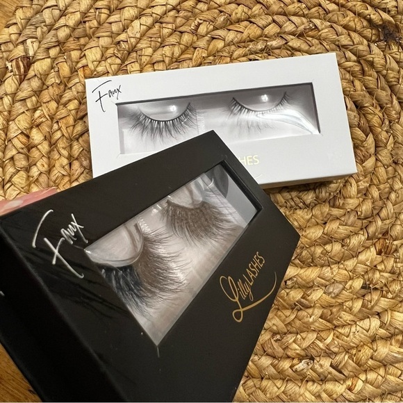 Lilly Lashes Faux Mink Lash Bundle - Picture 4 of 12